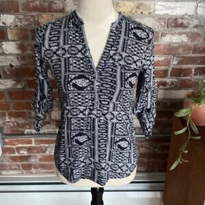 Atmosphere Black and White 3/4 Sleeve V Neck Shirt Size 2